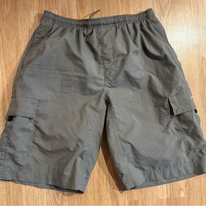 EUC Men’s Nike Vintage Y2K Gray Cargo Shorts - Size Large